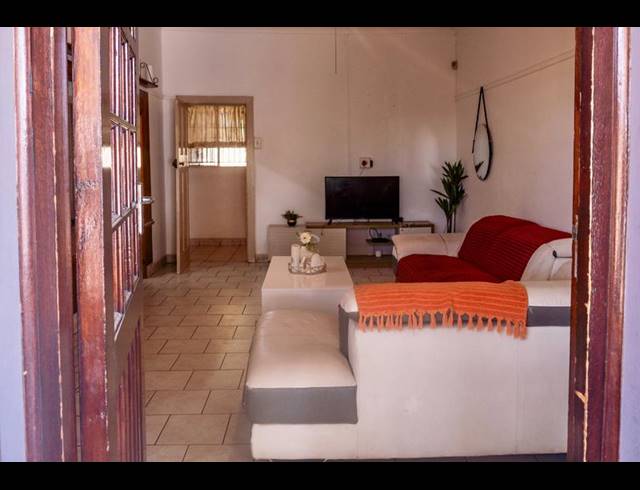 6 BEDROOM HOUSE FOR SALE IN FILLAN PARK